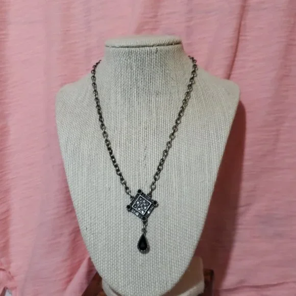 Patricia Locke Silver Tone Necklace With Dangle Pendant Swarovski Crystal